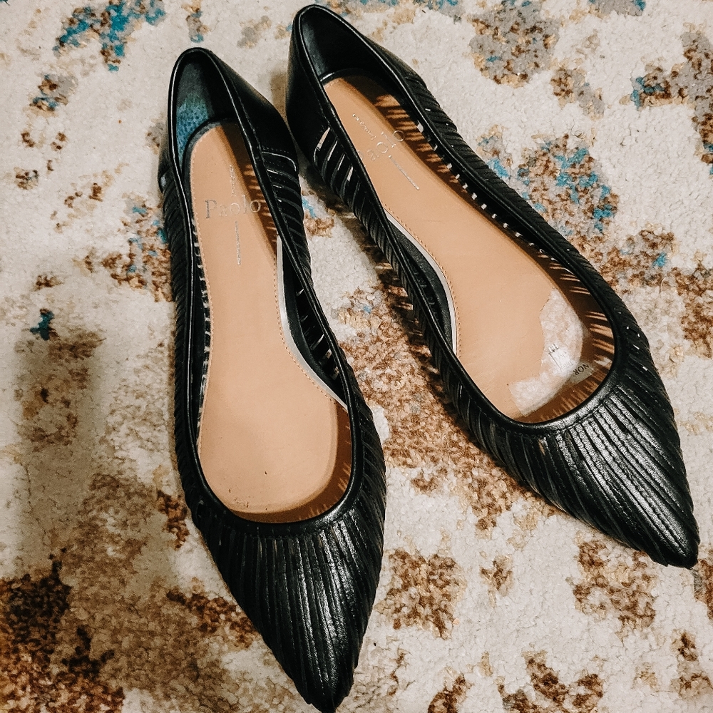 Linea Paola Black Cut out Black Flats size 8.5